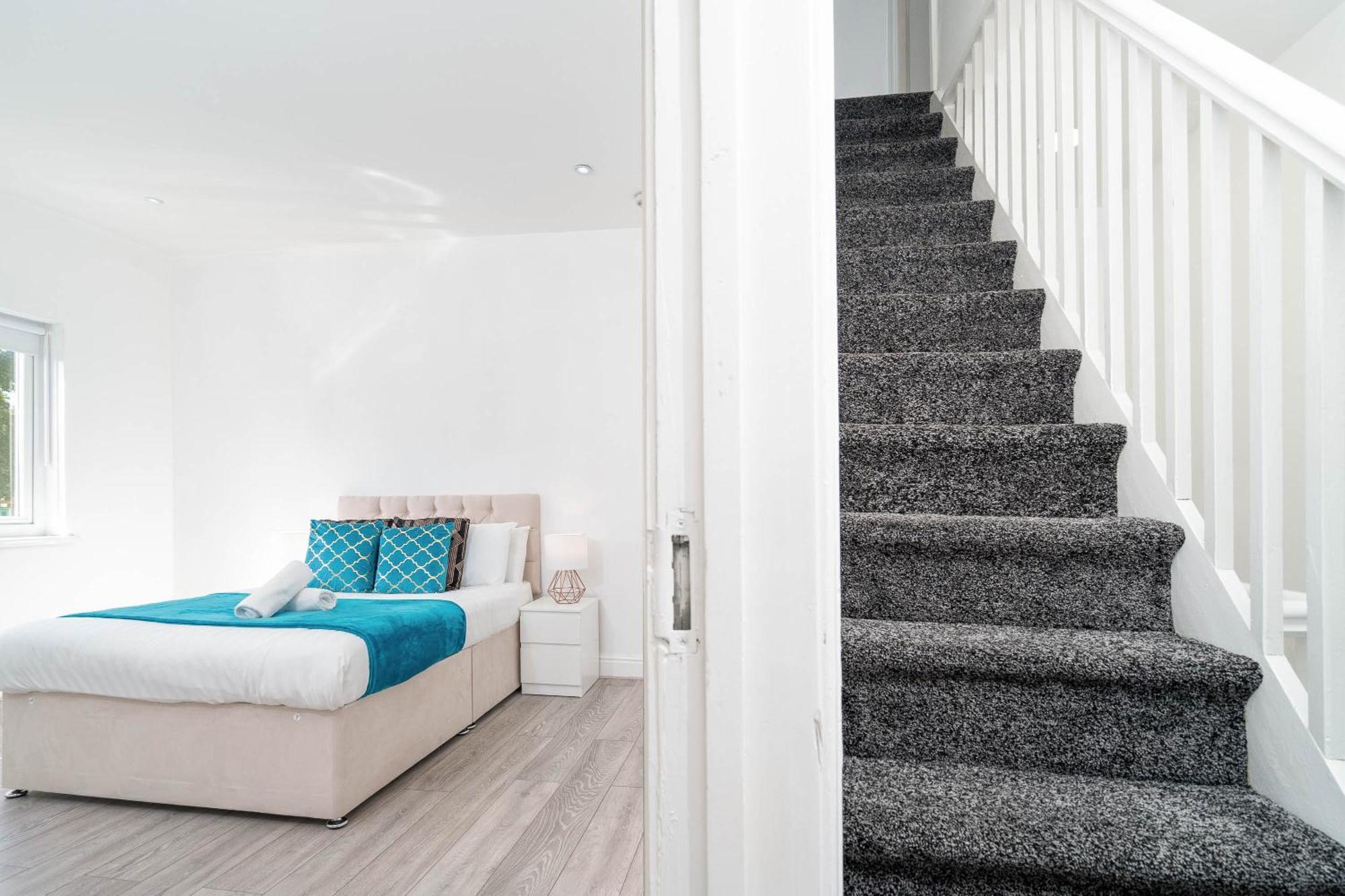 Five Bedroom Townhouse - Near City Centre - Edgbaston - On Street Parking - Wifi - Netflix - 974P Birmingham Eksteriør billede