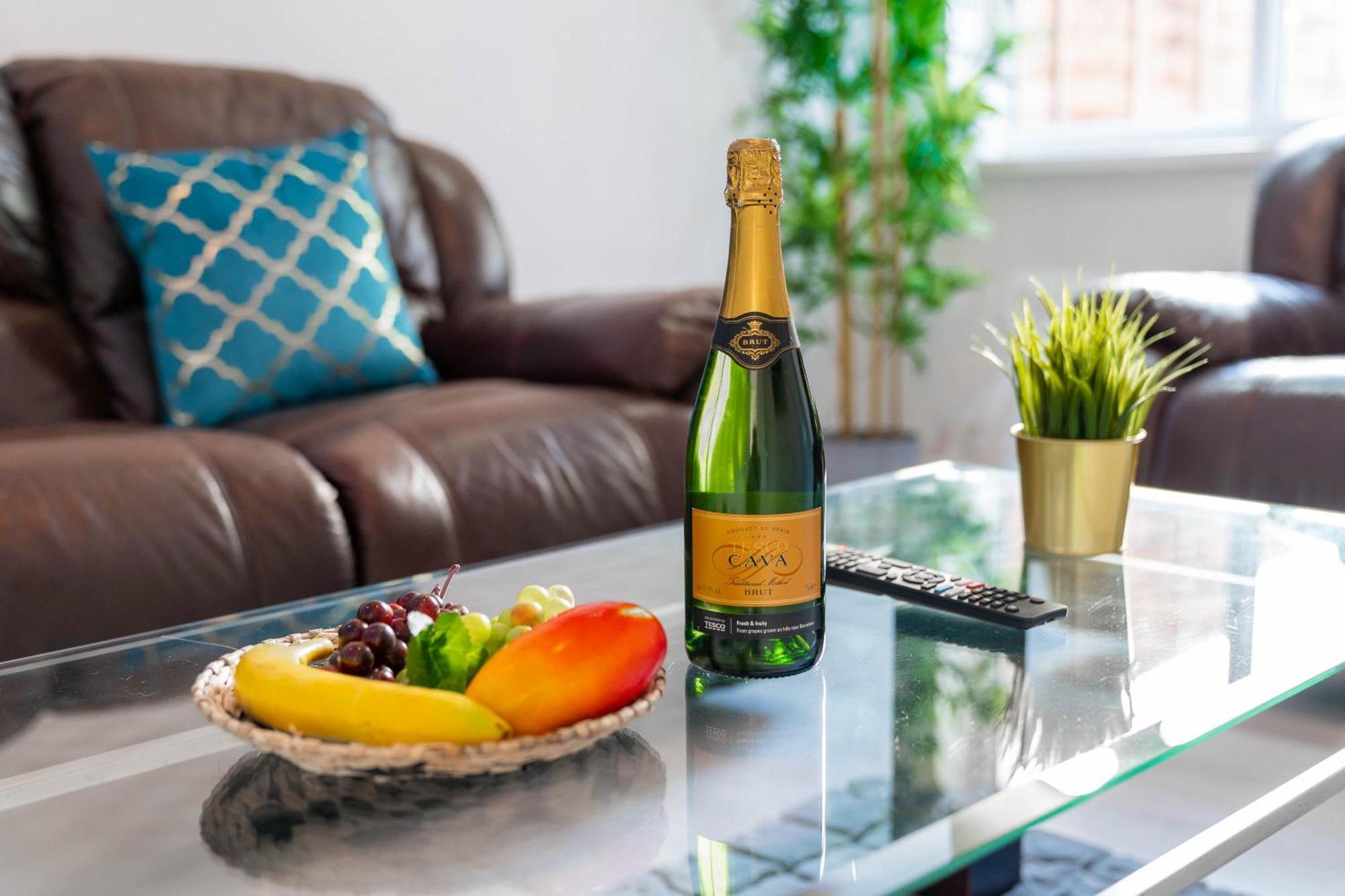 Five Bedroom Townhouse - Near City Centre - Edgbaston - On Street Parking - Wifi - Netflix - 974P Birmingham Eksteriør billede